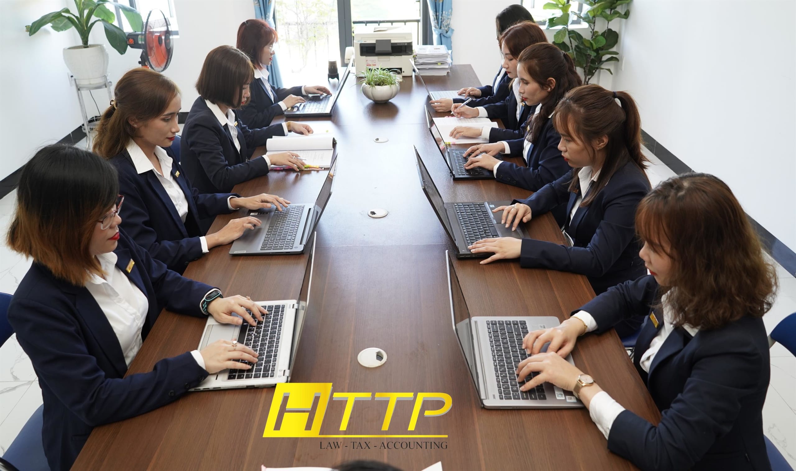 Đội ngũ nhân sự kế toán thuế tại HTTP Quảng Ngãi